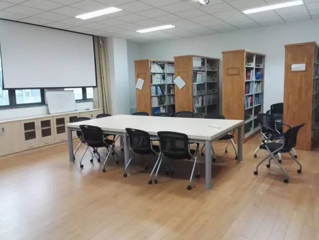 南大浓厚学术氛围引赞叹,大气科学学生论坛自由交流解难题