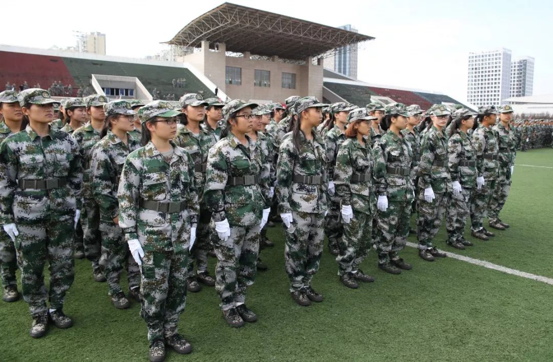 大学军训必备指南:天数、内容、作息全解答