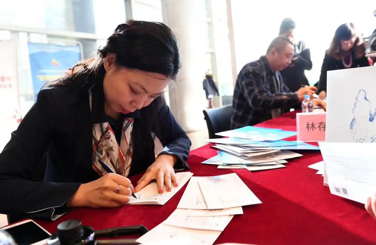 北京冬奥会吉祥物冰墩墩和冬残奥会吉祥物雪容融诞生记