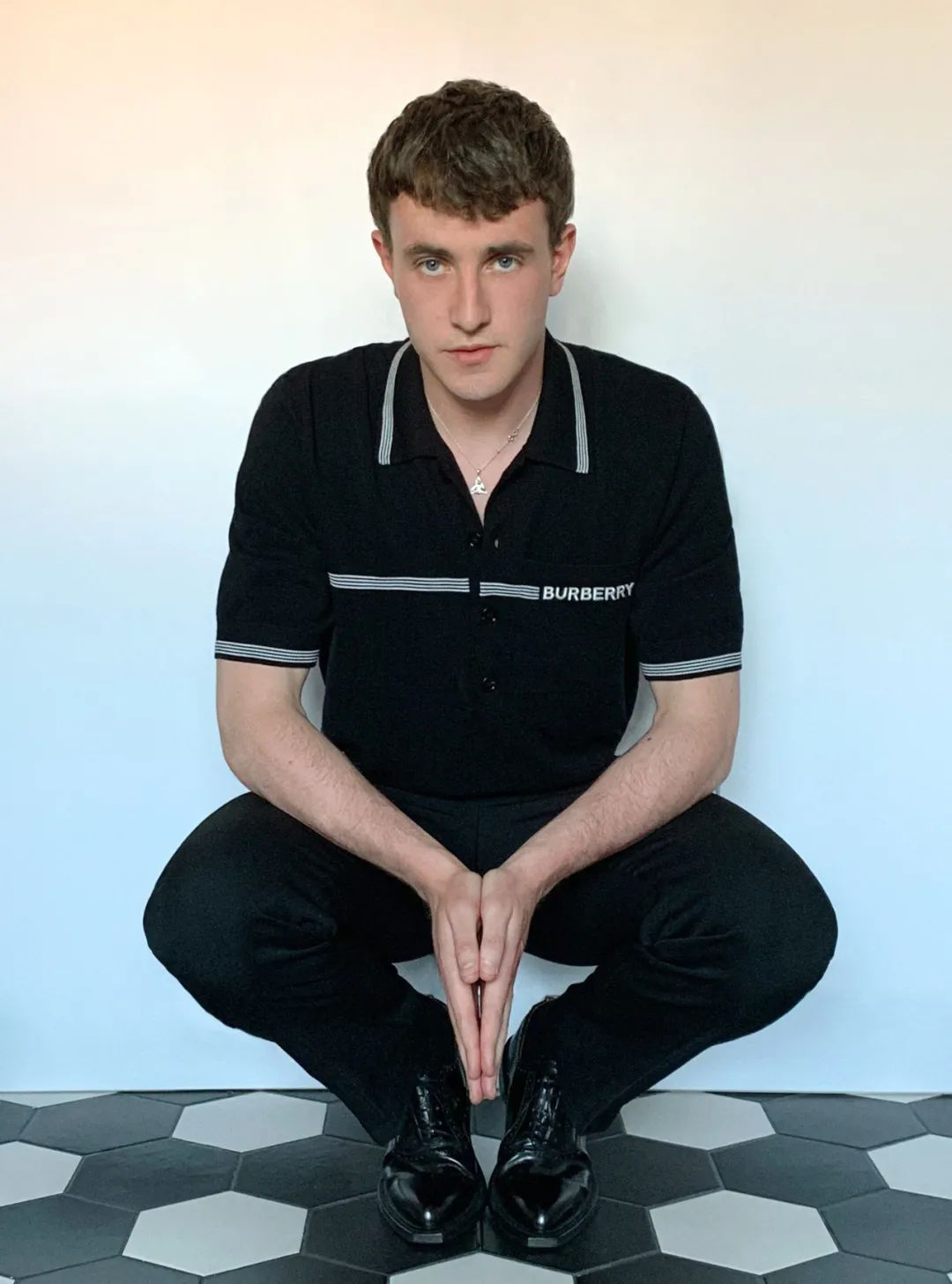 疫情下好莱坞明星居家隔离生活大揭秘及趣事分享