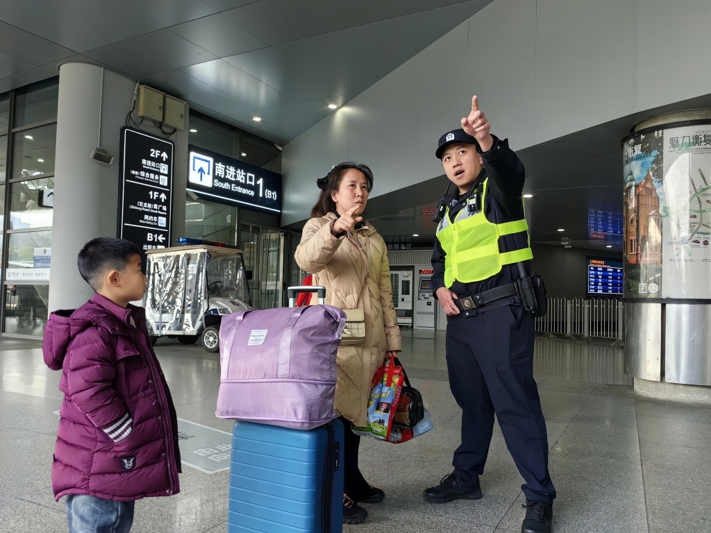 除夕将至上海迎春运高峰 高速省际出沪流量维持高位