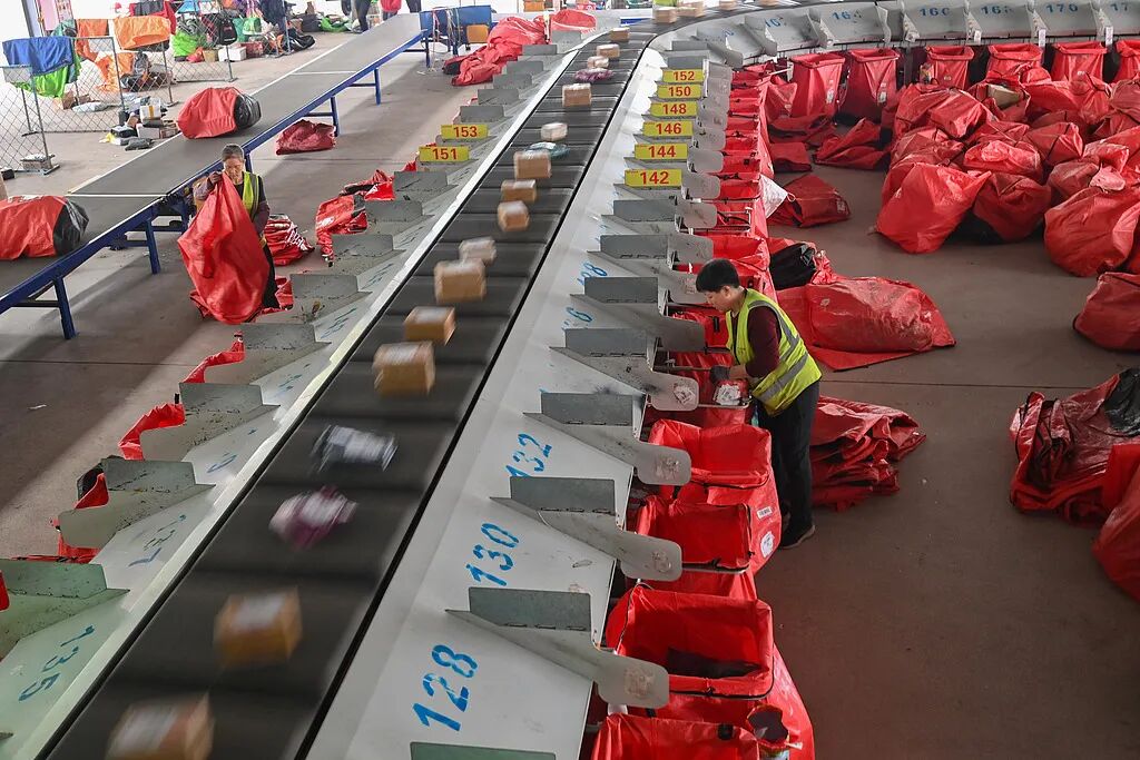 春节前夕快递停运?多家快递企业春节服务安排来了