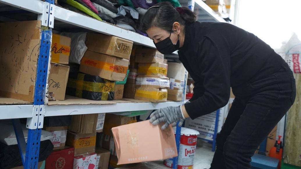 多地邮政管理部门推进快递复工，加紧处理积压快件恢复正常时效