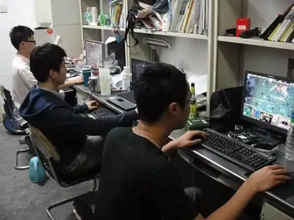 大学宿舍矛盾多休息差,六成学生直呼想逃离