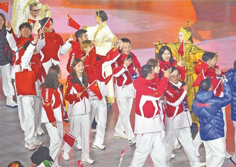 第25届冬奥会闭幕式亮点多，中国体育代表团创境外参赛佳绩